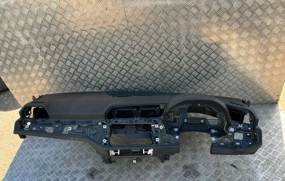 Audi Q3 F3 Dashboard 83C857033