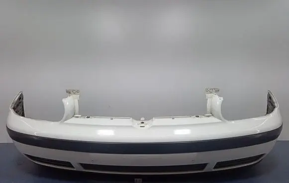 Volkswagen Golf IV Front bumper