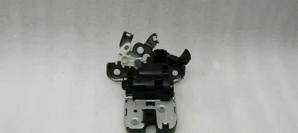 Audi A1 Tailgate/trunk/boot lock/catch/latch 8R0827505