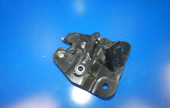 Mazda 6 Seat back rest lock catch 