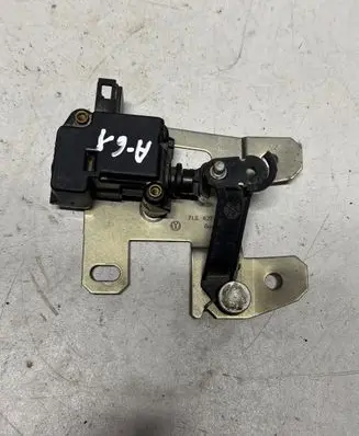 Volkswagen Touareg I Tailgate boot lock/latch motor 7L6827425