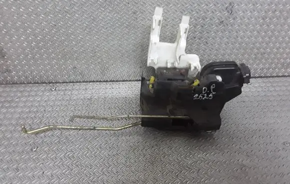 Hyundai Santa Fe Front door lock