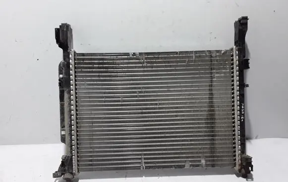 Renault Kangoo II Coolant radiator 8200418327