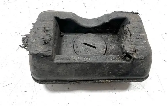 Mercedes-Benz CLS C219 Jacking socket point A2039970186