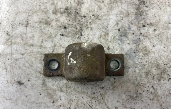 Chrysler 300 - 300C Sway bar bush bracket, rear 