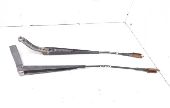 Volvo S60 Front wiper blade arm 30697573 30655615