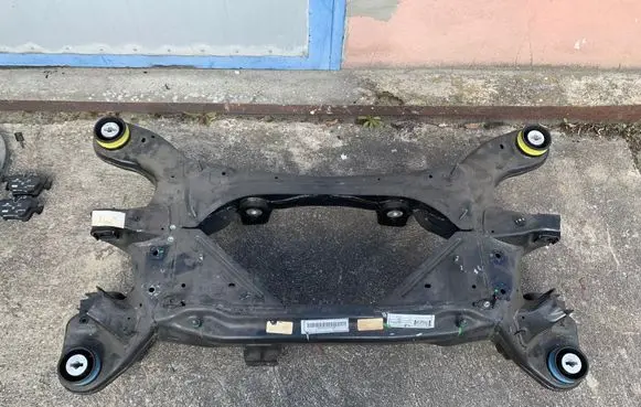 Maserati Levante Other rear suspension part 6701006510