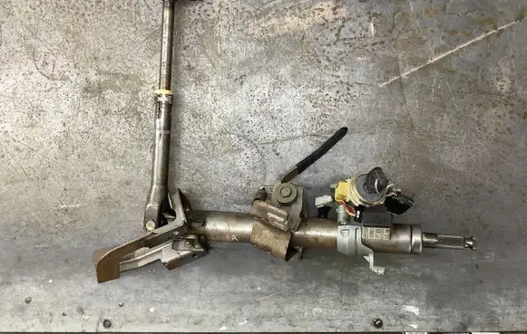 Mitsubishi Lancer Steering wheel axle G0682 MR587312