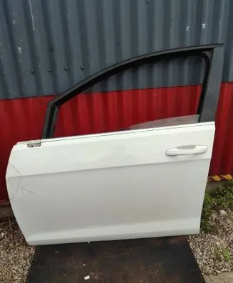Volkswagen Golf VII Front door
