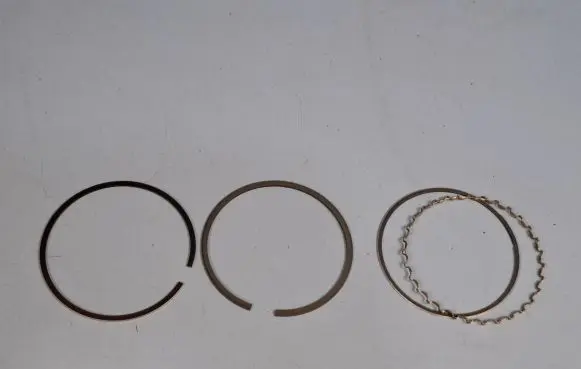 Audi 100 200 5000 C3 Piston ring 026198151B 026198151C 026198151A