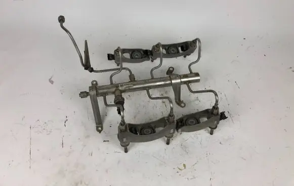 Porsche Panamera (970) Fuel distributor 94611011522 517420070