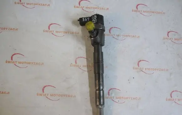 Opel Insignia A Fuel injector 0445110327