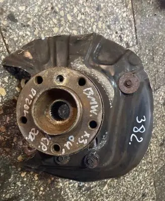BMW X3 E83 Front wheel hub