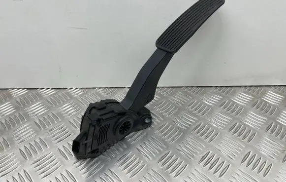 Dodge Grand Caravan Accelerator throttle pedal 05281225AA