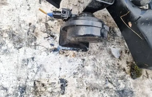 Audi A4 S4 B5 8D Horn signal 0092018