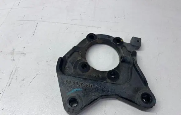Buick Encore I Brake caliper pad carrier rear 42453985