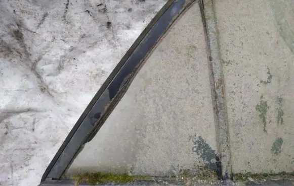 Mazda 323 Rear vent window glass 