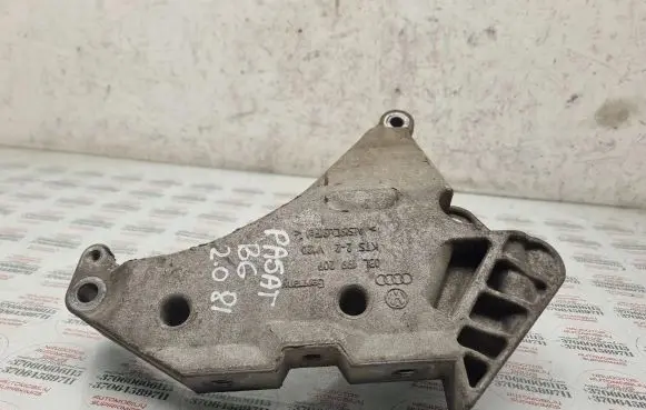 Volkswagen PASSAT B6 Engine mounting bracket 03L199207