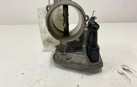 BMW 1 E81 E87 Throttle valve 780437301