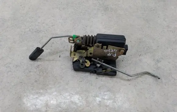 Renault Master II Front door lock 