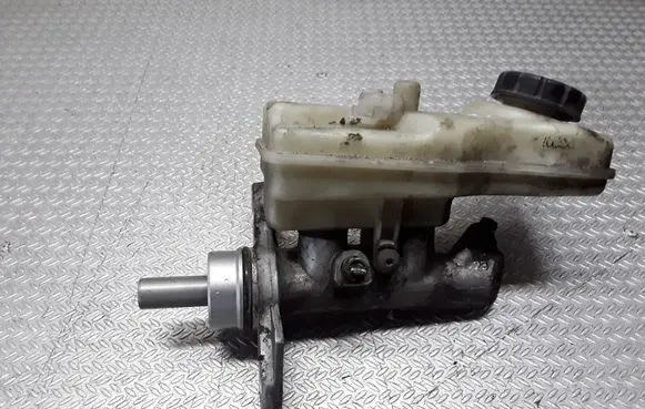 Master brake cylinder