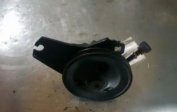 Chrysler Neon II Power steering pump