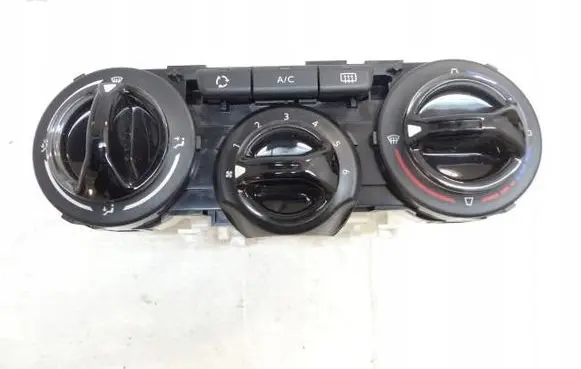 Peugeot 208 Climate control unit 9819611577