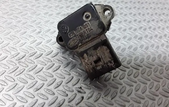Volkswagen Golf IV Air pressure sensor 036906051
