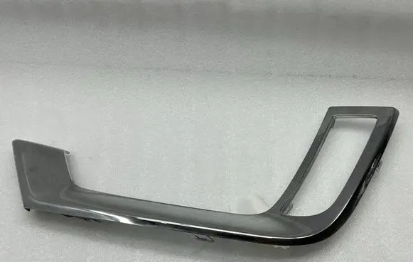 Suzuki Vitara (LY) Front bumper splitter molding 7175286R