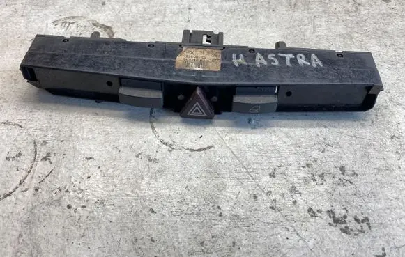 Opel Astra H Hazard light switch 13100105