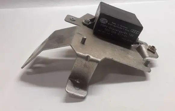 Audi A6 S6 C5 4B Wing mirror control module 5DS00561701