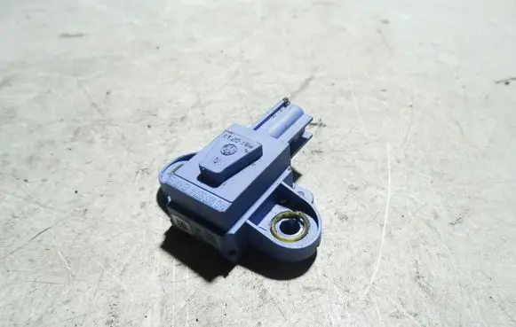 Volkswagen Golf V Airbag deployment crash/impact sensor 1K0955557A