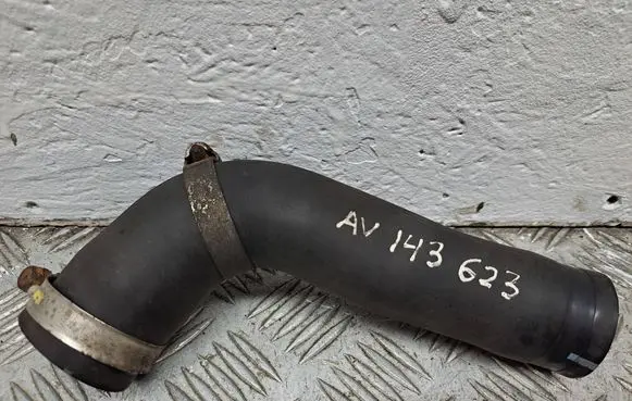 Toyota Avensis T270 Fuel tank filler neck pipe 7721320190 9046050008 9046046005