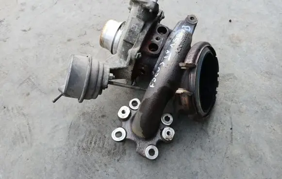Ford Focus Turbo HX7G-6K682-AB
