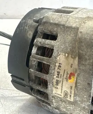 Opel Zafira B Generator/alternator 0986048791