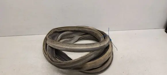 Volkswagen Caddy Loading door rubber seal (on body) 