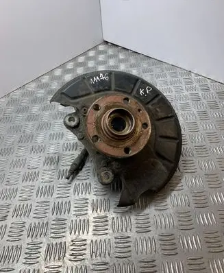 Volkswagen PASSAT B6 Front wheel hub