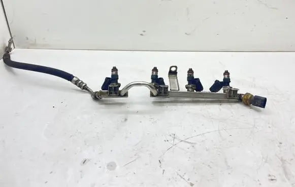Volkswagen PASSAT B7 Fuel main line pipe