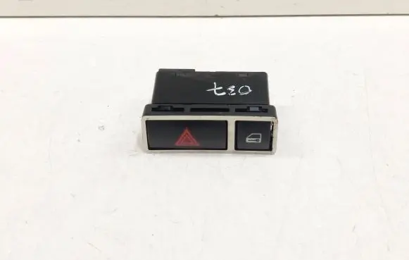 BMW 3 E46 Hazard light switch 61318368920 8368920