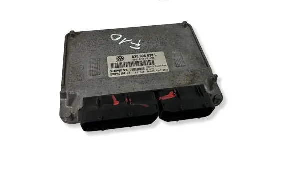 Volkswagen Polo Engine control unit/module 03E906033L 5WP4019407 3APE4726