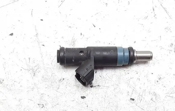Audi A4 S4 B6 8E 8H Fuel injector 06b133551k