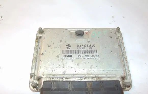 Skoda Octavia Mk1 (1U) Engine control unit/module 06A906032LC 0261207819