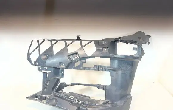 BMW 3 G20 G21 Front bumper mounting bracket 8069347