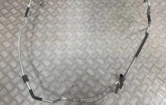 BMW 3 E92 E93 Air conditioning (A/C) pipe/hose 9151733 9151735