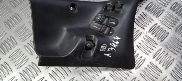 Chrysler Voyager Front door window switch trim 685462b 685503b