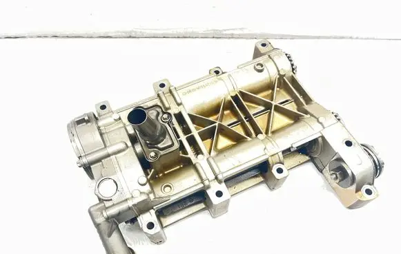 Mercedes-Benz CLK A209 C209 Oil pump R2710340203