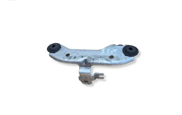 BMW 5 G30 G31 G38 Radiator mount bracket 7357220 17023810 156890801