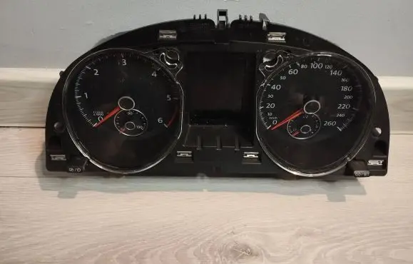 Volkswagen Passat Alltrack Speedometer (instrument cluster) 3AA920871D