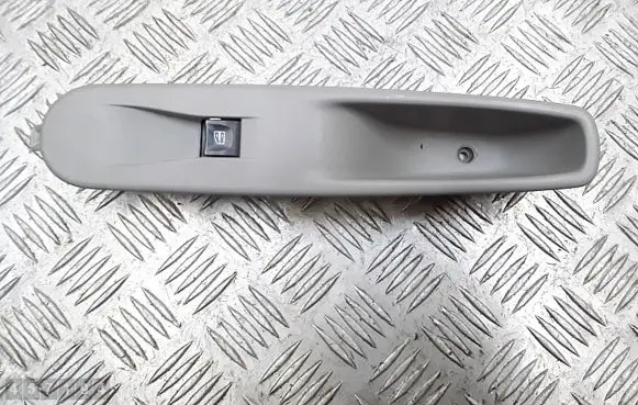 Renault Zoe Electric window control switch 829506827r