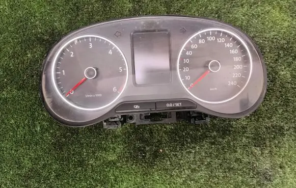 Volkswagen Amarok Speedometer (instrument cluster) 1837696